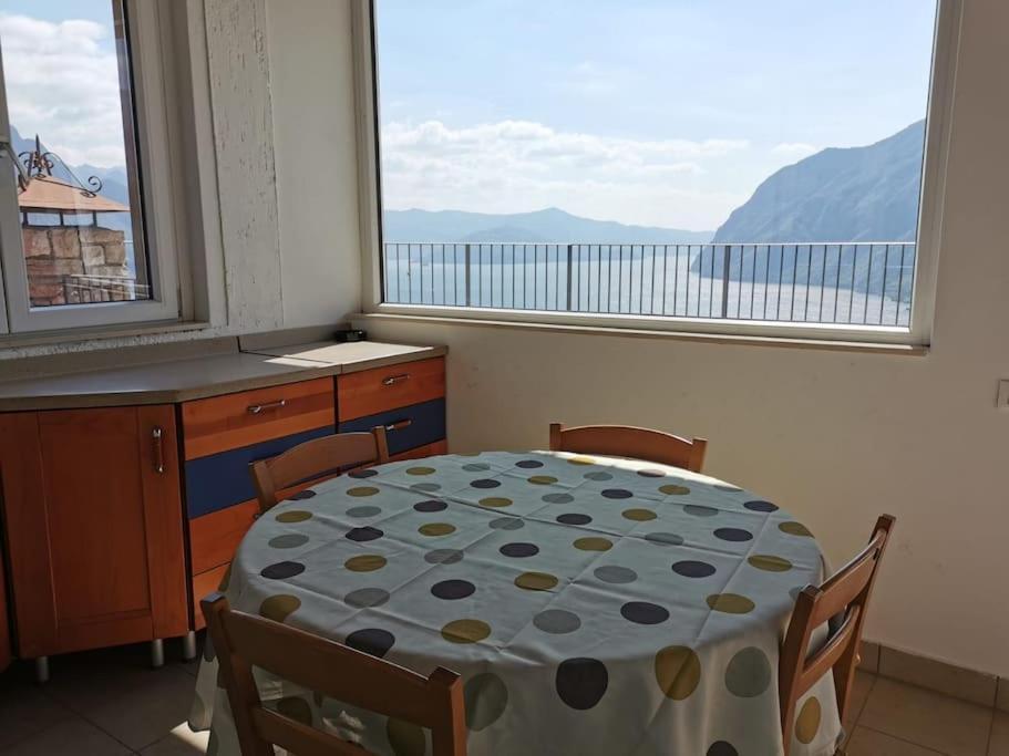 Patricia'S Apartment Riva di Solto Exteriér fotografie